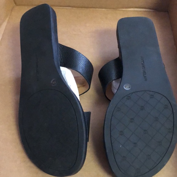 Antonio Melani black flat slippers 8B - Picture 5 of 5